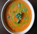 Суп из моркови, брокколи и имбиря, с бобовыми проростками и зеленым луком рецепт с фото
