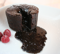 Шоколадный торт с жидким центром рецепт с фото