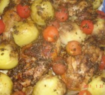 Куриные бедрышки запеченые с картофелем и томатами рецепт с фото