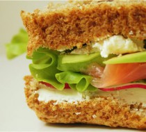 Сэндвич с семгой и авокадо рецепт с фото