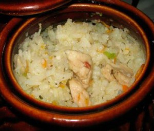 Рис с мясом в горшочке по-перуански