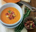 Суп из тыквы и помидоров с беконом рецепт с фото