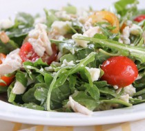 Зеленый салат с черри и кедровыми орешками рецепт с фото