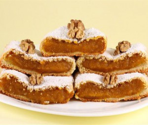 Тыквенный пирог с корочкой из грецких орехов и коричневого сахара