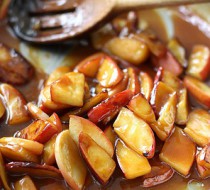 Карамелизованные яблоки в сливочном соусе рецепт с фото