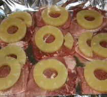 Свинина, запеченная с ананасами и сыром рецепт с фото