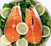 Маринованный лосось с салатом из чили, огурца и сока лайма рецепт с фото
