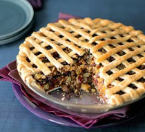 Пирог с яблоками, сухофруктами и специями рецепт с фото