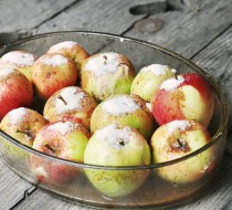 Печеные в духовке яблоки с корицей рецепт с фото