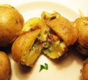 Картофель печеный в мундире, с соусом рецепт с фото