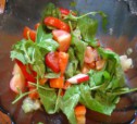 Руккола с редисом и помидорами рецепт с фото