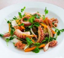 Салат из маринованного осьминога рецепт с фото