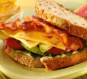 Сэндвич с сыром, беконом и авокадо рецепт с фото