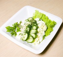 Салат из огурцов и яиц рецепт с фото