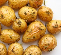 Запеченный картофель с чесноком и розмарином рецепт с фото
