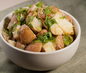 Картофельный салат с мятой