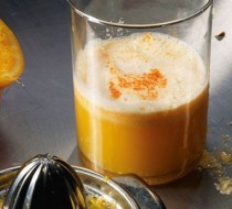 Цитрусовый сок с чесноком, имбирем и кайенским перцем рецепт с фото