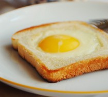 Яйцо в хлебе рецепт с фото