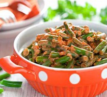 Салат из зеленой фасоли и лука с паприкой рецепт с фото