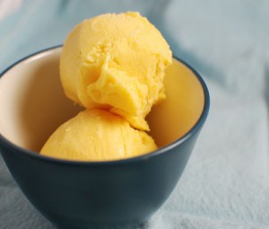 Быстрое мороженое из манго