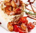 Остро-пряные креветки с имбирем, чили, томатами и кокосом рецепт с фото