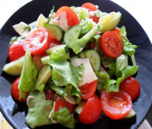 сколько калорий в свежем салате